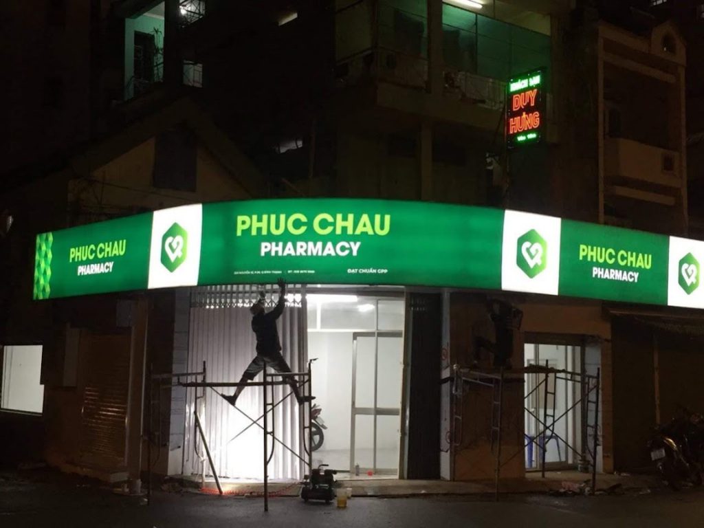 IDecor.vn có nhiều năm thâm niên trong lĩnh vực thiết kế, thi công bảng hiệu quảng cáo